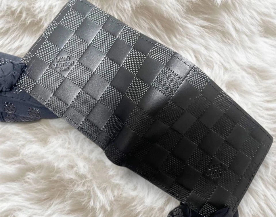 LOUIS VUITTON Men’s Damier Infini Leather Multiple Wallet